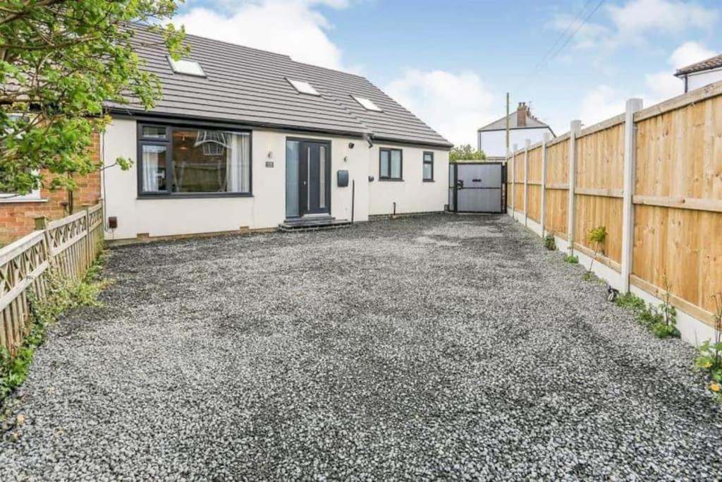 Modern Harrogate House Sleeps 10, Cinema Room & Hot Tub المظهر الخارجي الصورة