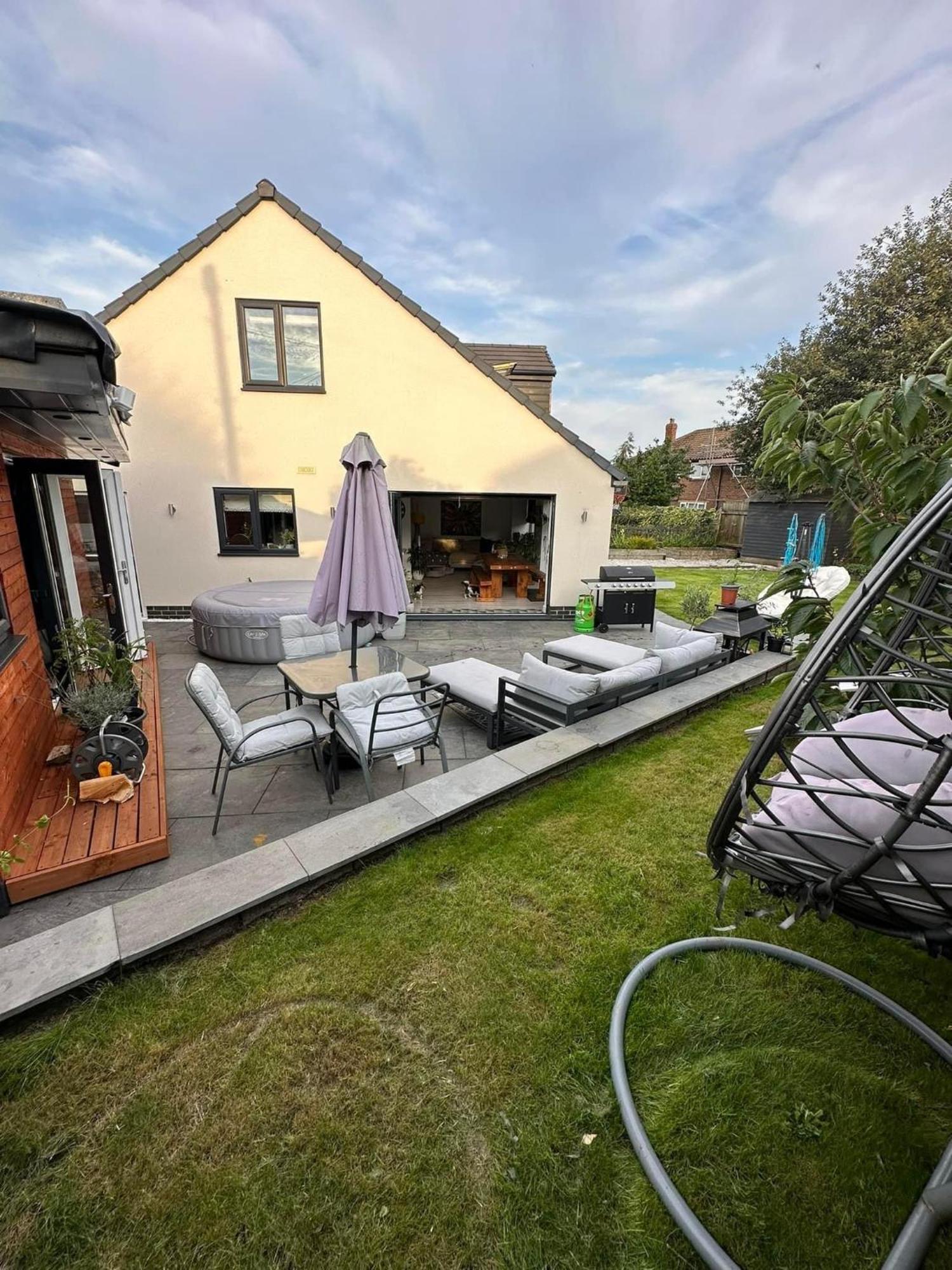 Modern Harrogate House Sleeps 10, Cinema Room & Hot Tub المظهر الخارجي الصورة